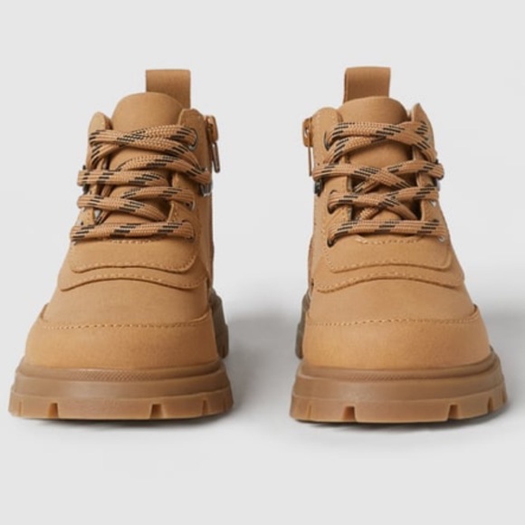 NWT Zara Kids Hiking Boots - Size 9.5 - Picture 3 of 5